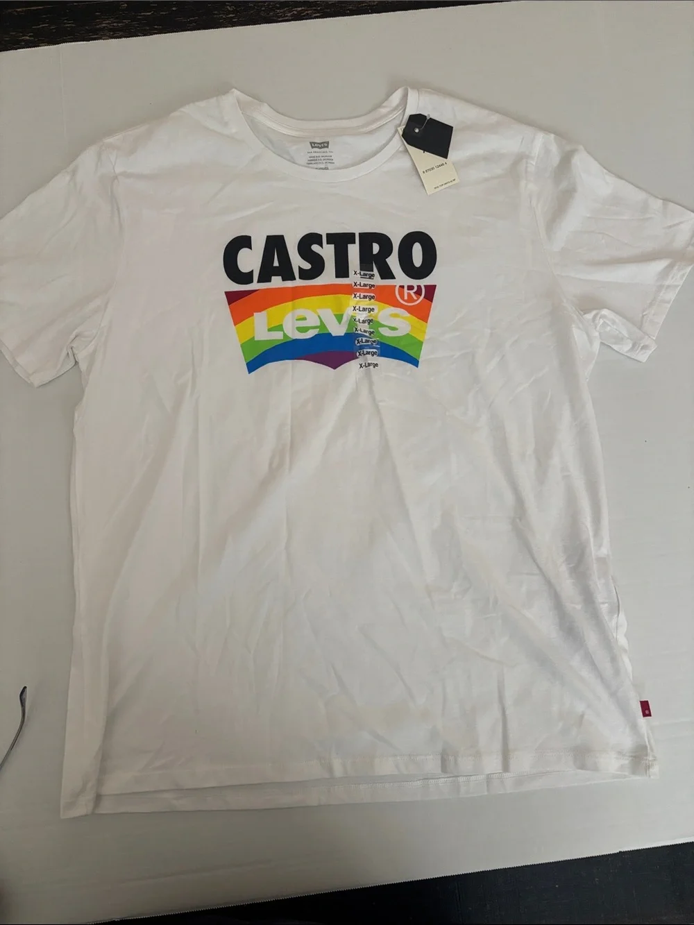 Levi’s Castro Rainbow Logo Graphic T-Shirt Men’s XL White NWT